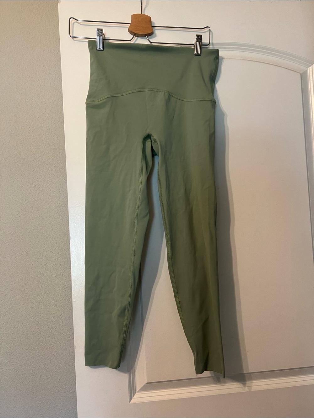SPANX Booty-Boost 7/8 Leggings in Eucalyptus